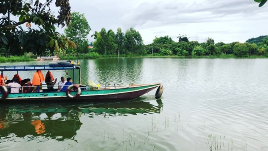 Du ngoạn trên thuyền ngắm hồ Tiền Phong - Sơn La
